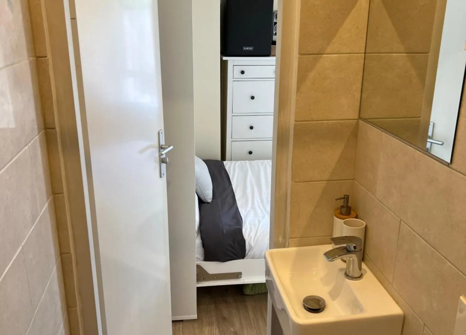 Cosy Room With Private Bathroom And 2 Bikes 海牙 0*,